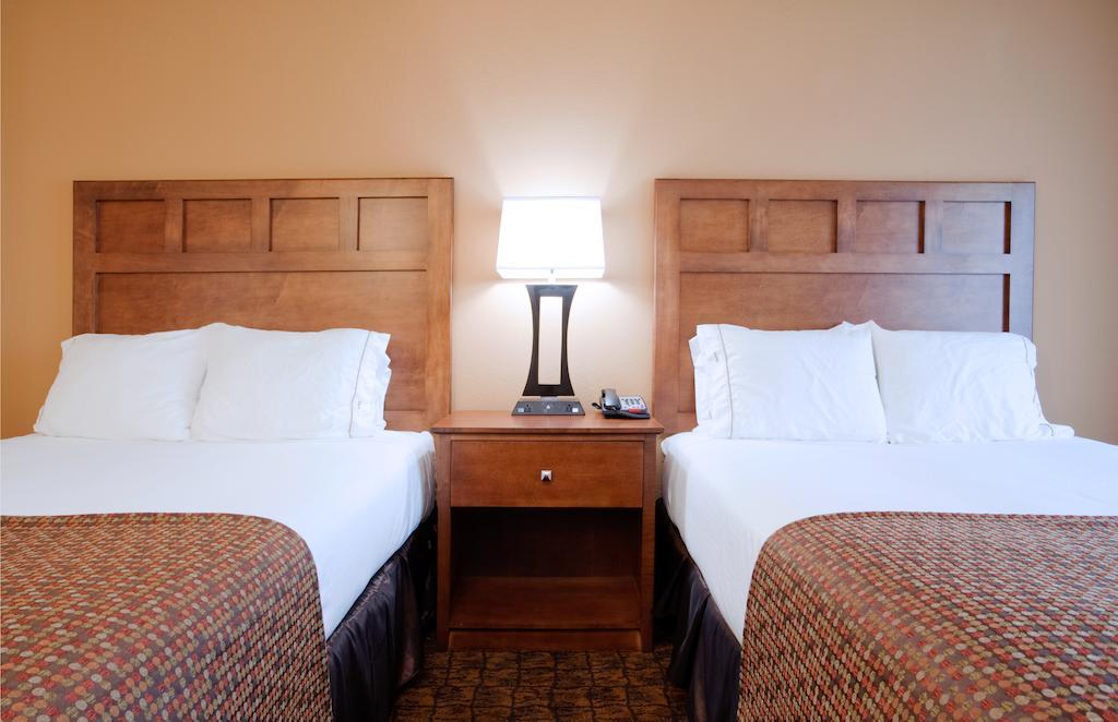 Holiday Inn Express Hotel & Suites Mount Airy By Ihg Habitación foto