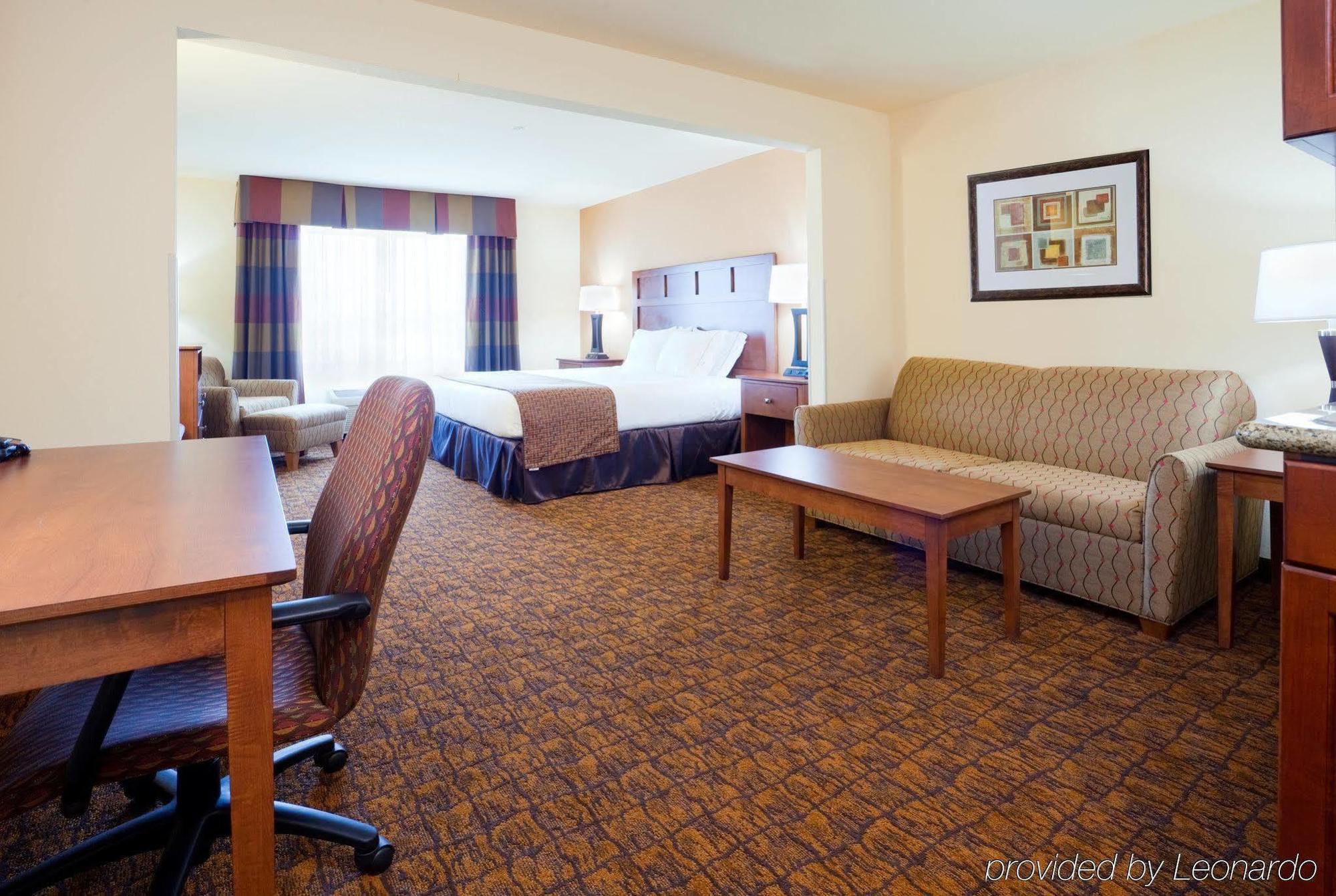 Holiday Inn Express Hotel & Suites Mount Airy By Ihg Habitación foto